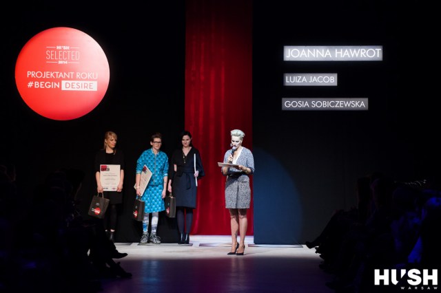 Projektantki wraz z prowadzącą pokaz Dorotą Smaszcz-Kurzajewską